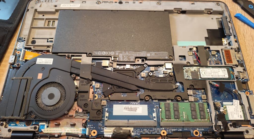 Avant nettoyage + pate thermique HP Elitebook_1