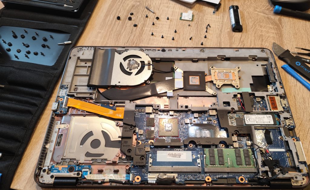 Avant nettoyage + pate thermique HP Elitebook_2
