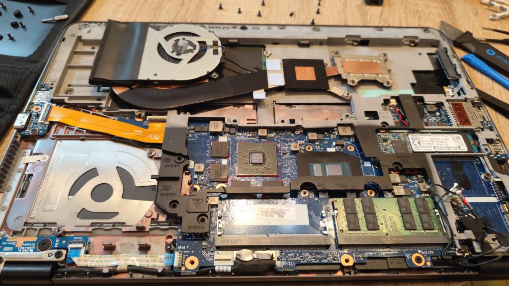 Pendant nettoyage + pate thermique HP Elitebook_3