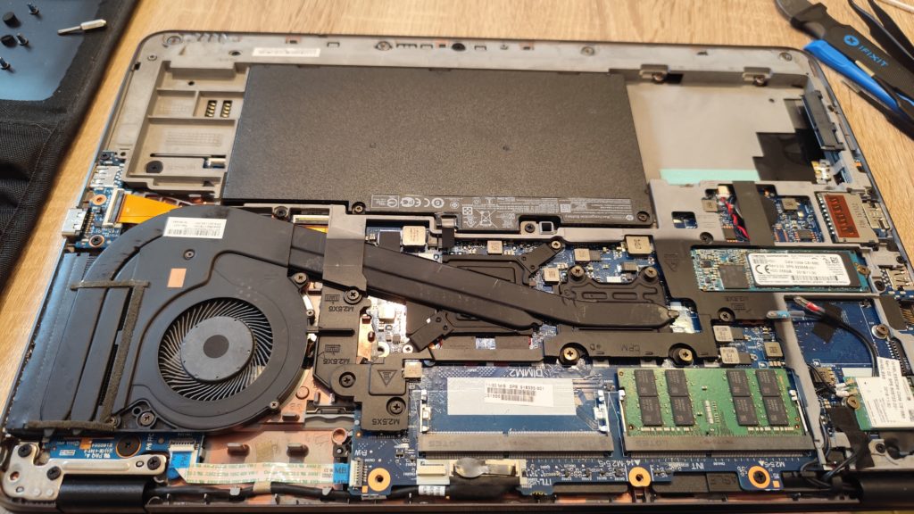 Fin nettoyage + pate thermique HP Elitebook_5
